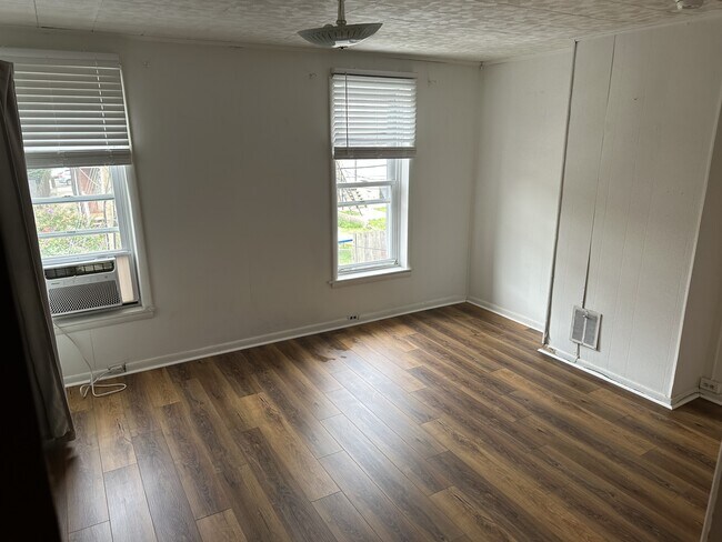 Building Photo - 3942 Delancey St