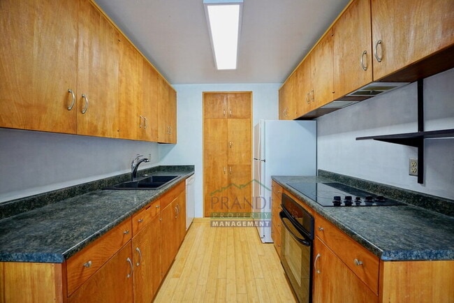 Building Photo - 39 Forest Ln