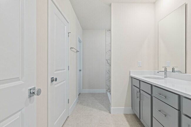 Building Photo - 11 Portia Ln