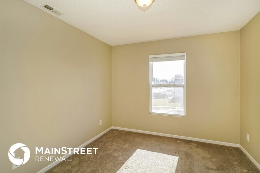 Building Photo - 9040 Wandflower Dr