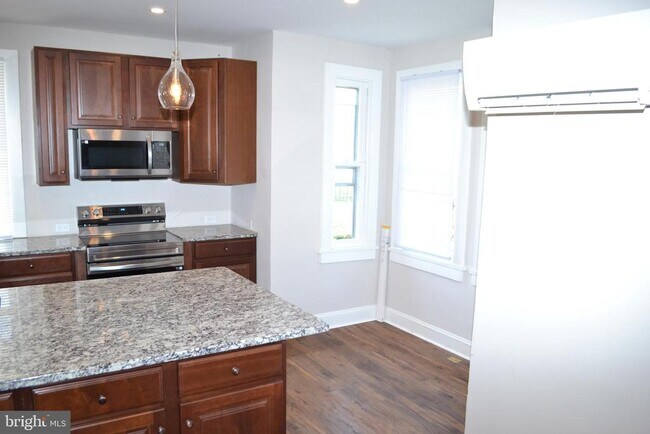 Building Photo - 200 W All Saints St