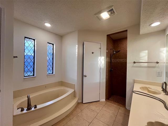 Building Photo - 5106 Red River Dr