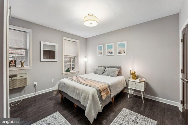 Building Photo - 1833 California St NW