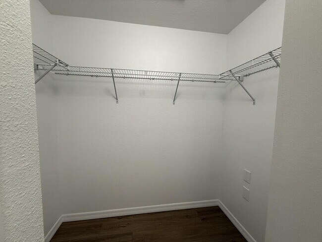 Building Photo - "Charming 3-Bed, 3-Bath Townhouse Retreat in Trinity, FL – 1501 Sq. Ft. of Comfort and Style!"