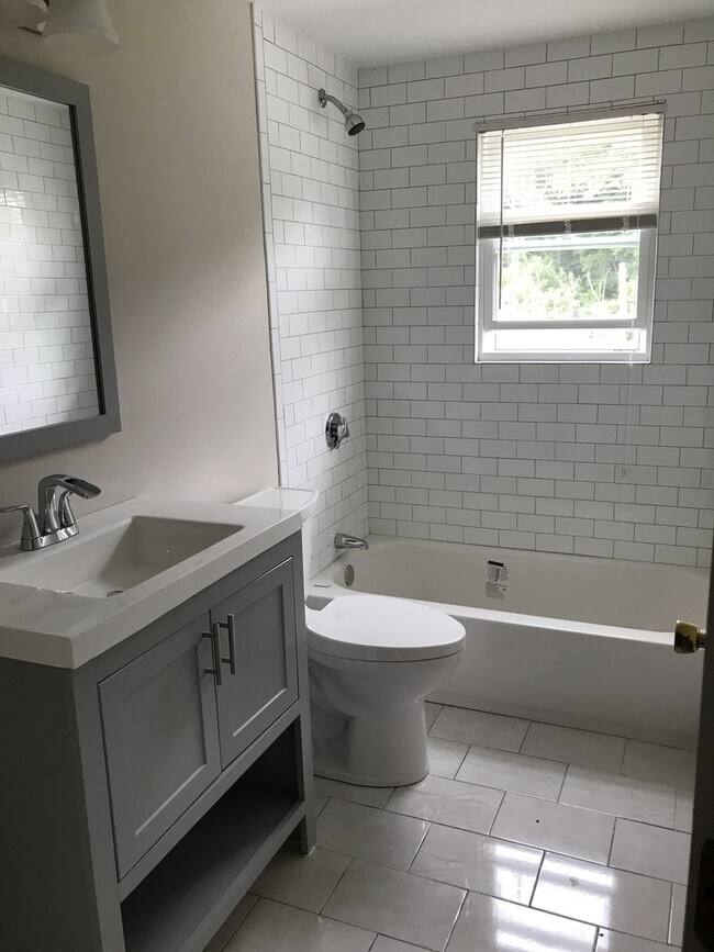 Building Photo - 626-628 Summer St.