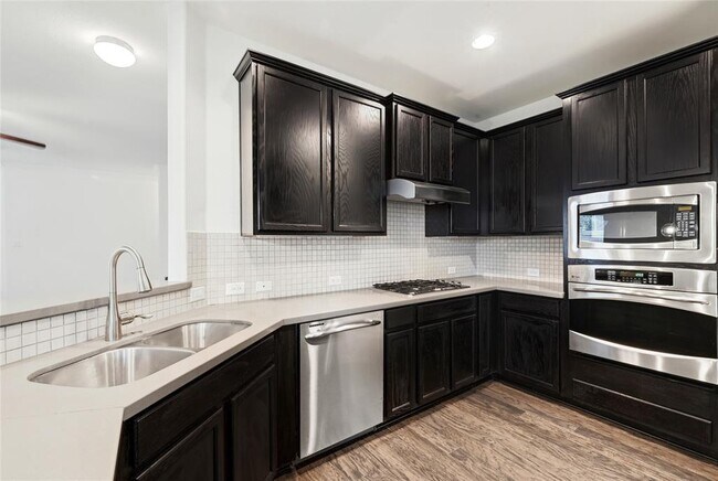 Building Photo - 503 S Meadowlark St
