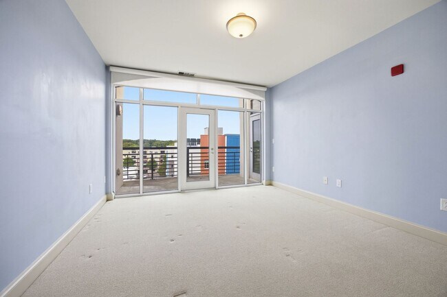 Building Photo - 618 N Boylan Ave