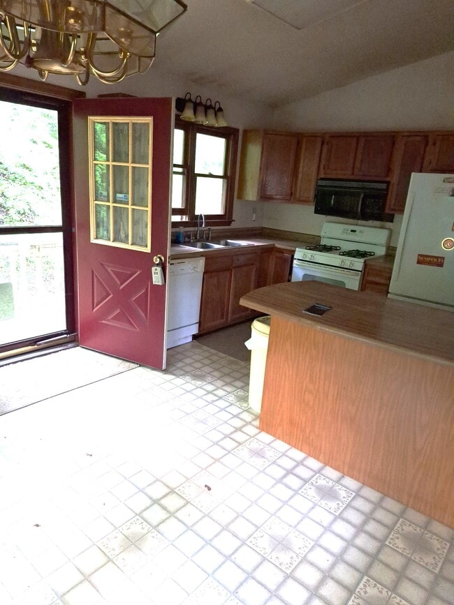 Building Photo - 62 Red Hawk Bluff