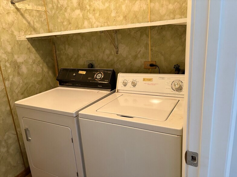 Building Photo - 7411 Astor Ave