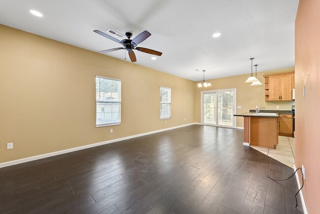 Building Photo - 68 Richard Dr