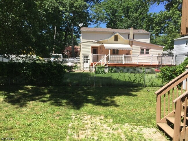 Building Photo - 27 Haddon Rd