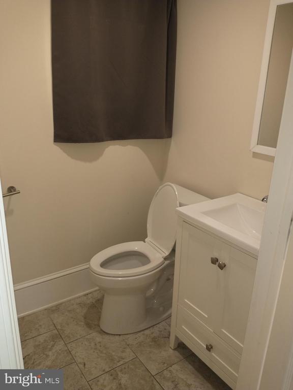 Building Photo - 512 Dartmouth Dr