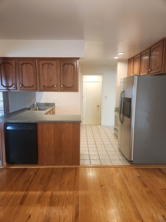 Building Photo - 30462 Westmore Dr