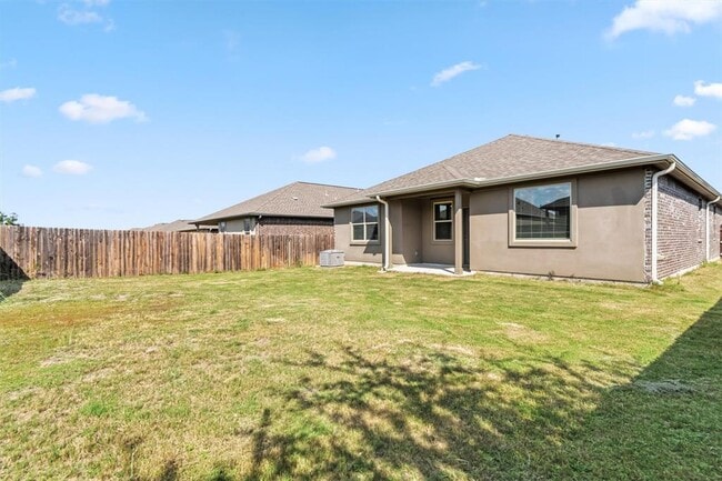 Building Photo - 18312 Urbano Dr