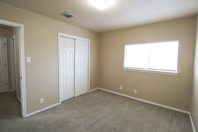 Building Photo - 126 Hallie Pass