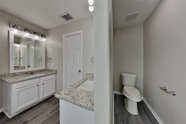 Building Photo - 6607 Portlick Dr