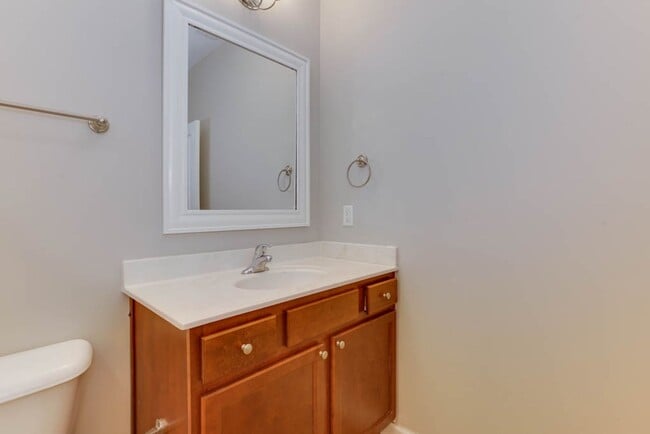 Building Photo - Discover this BEAUTIFUL 2-bedroom home in the sought-after Western Branch area!