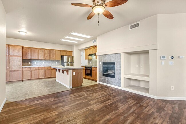 Building Photo - 5629 N Citrus Ln