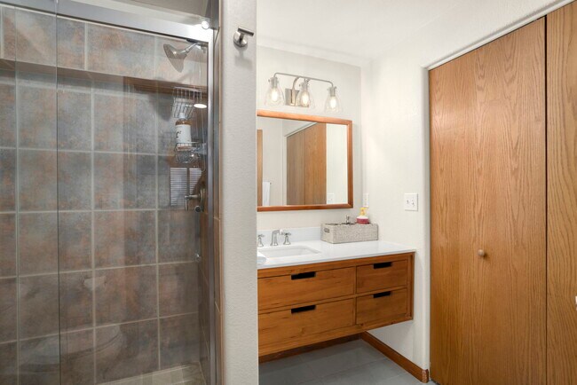 Building Photo - 1626 Foxhall Ct