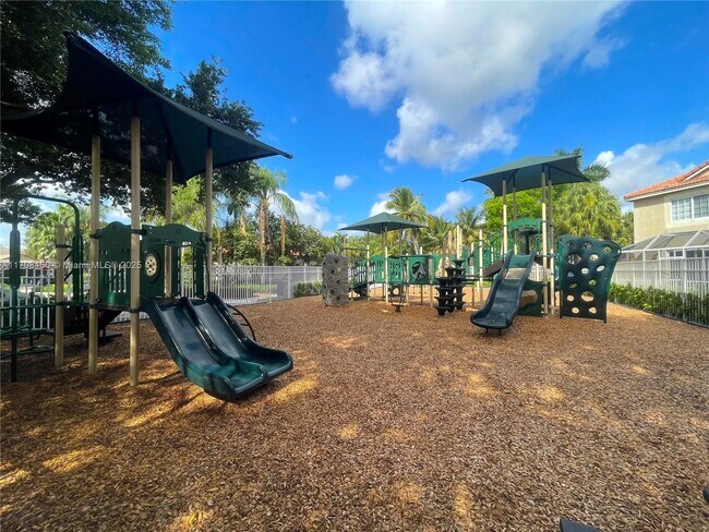 Building Photo - 855 San Remo Dr