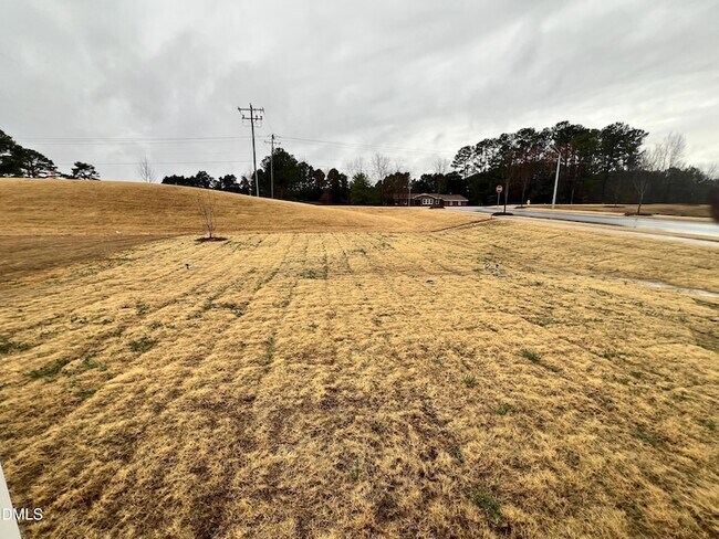 Building Photo - 404 White Oak Gdn Wy