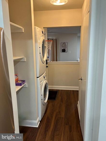 Building Photo - 430 Whitman Ln