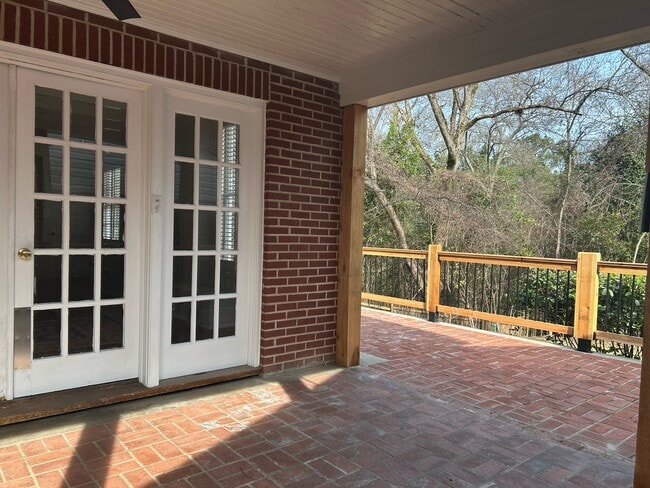 Building Photo - 1679 S Milledge Ave