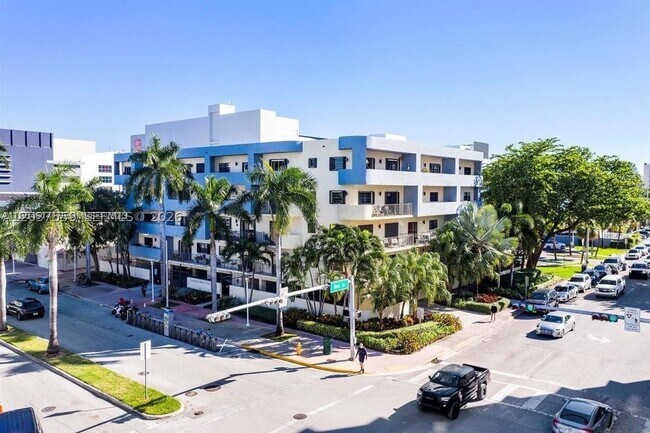 Building Photo - 1250 Lincoln Rd
