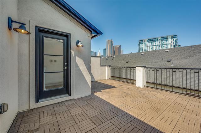 Building Photo - 2135 Marilla St