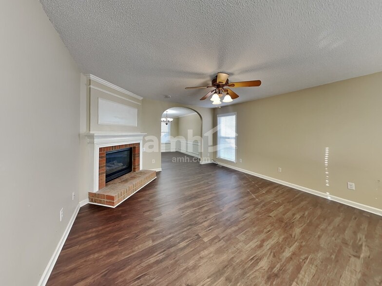 Building Photo - 7410 Henderson Park Rd