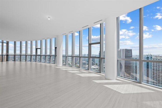 Building Photo - 851 NE 1st Ave