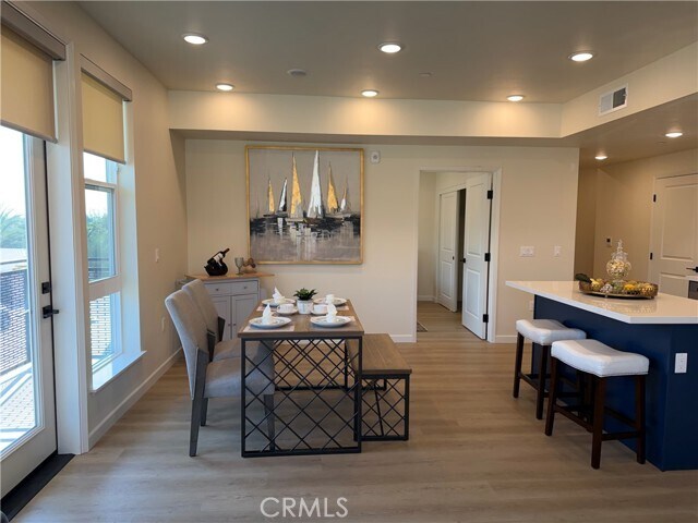 Building Photo - 4064 E Live Oak Ave