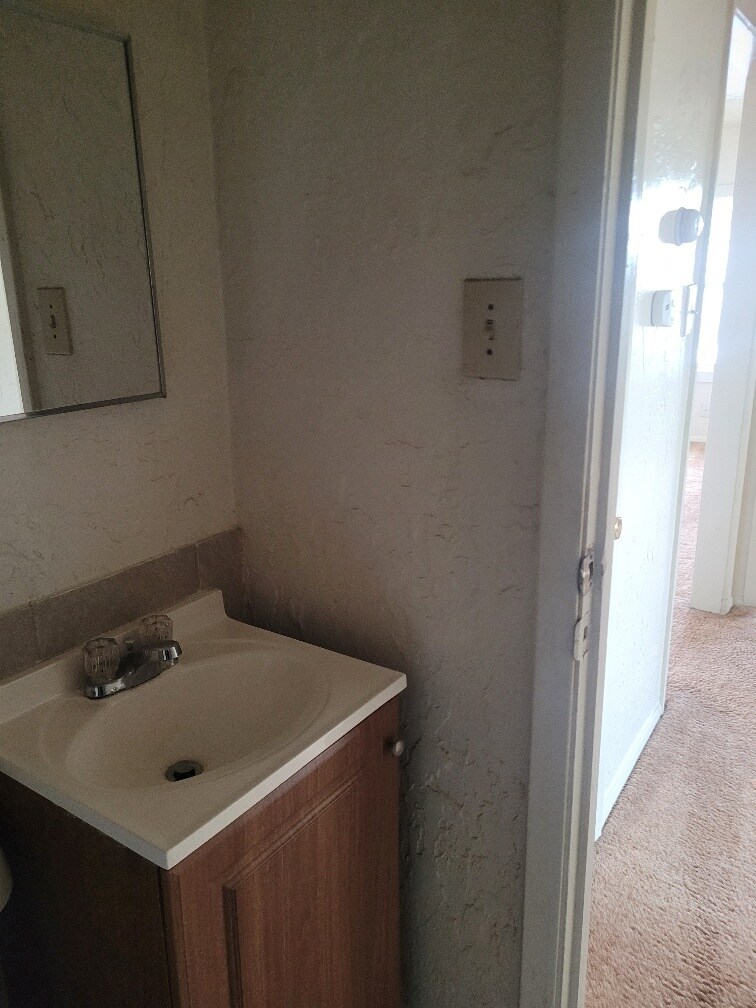 Building Photo - 3610 NE 13th Ave