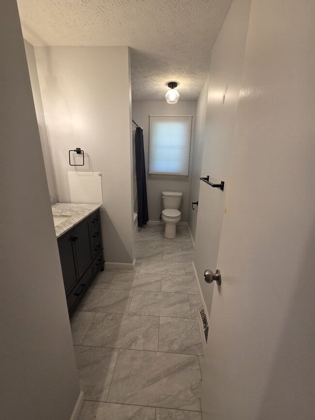 Building Photo - College Park Subdivision - 4-5 BR Single Family Home