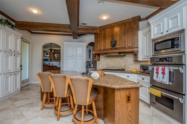 Building Photo - 25219 Hideaway Run Dr