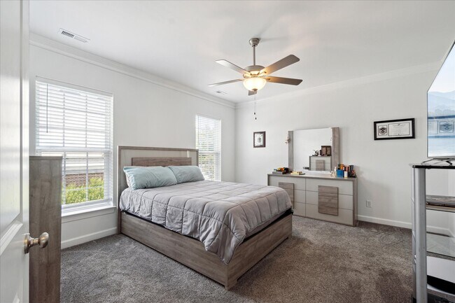 Building Photo - 208 Laydon Way