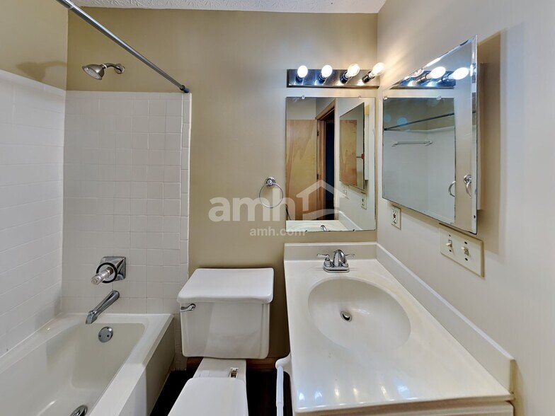 Building Photo - 3297 Draycott Ct