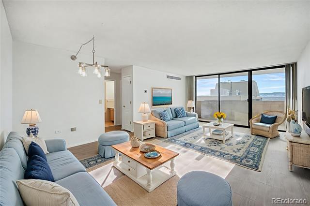 Building Photo - 1020 15th St