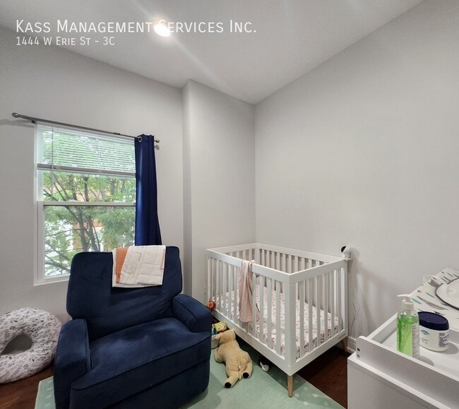 Building Photo - 1444 W Erie St