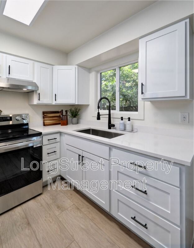 Building Photo - 11380 SW Greenburg Rd