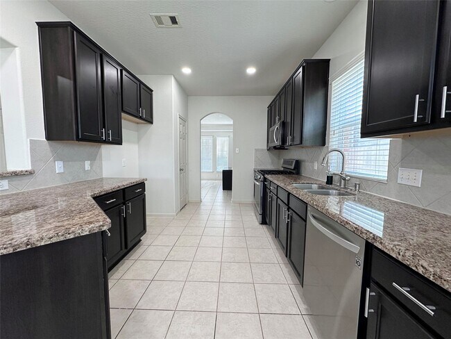 Building Photo - 3206 Balch Springs Ln