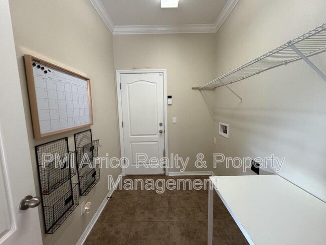 Building Photo - 5822 Tulip Flower Dr