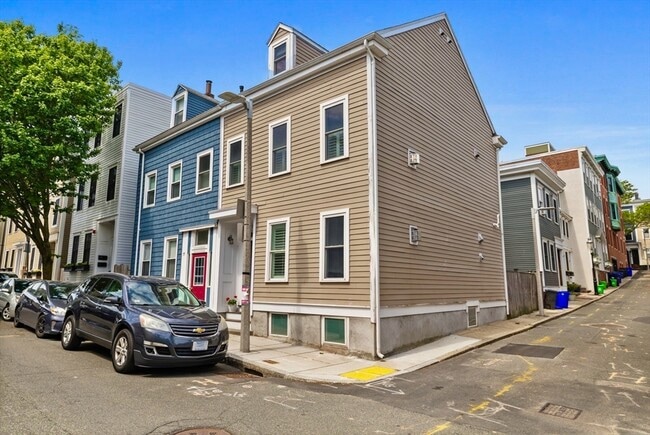 Building Photo - 77 Green St