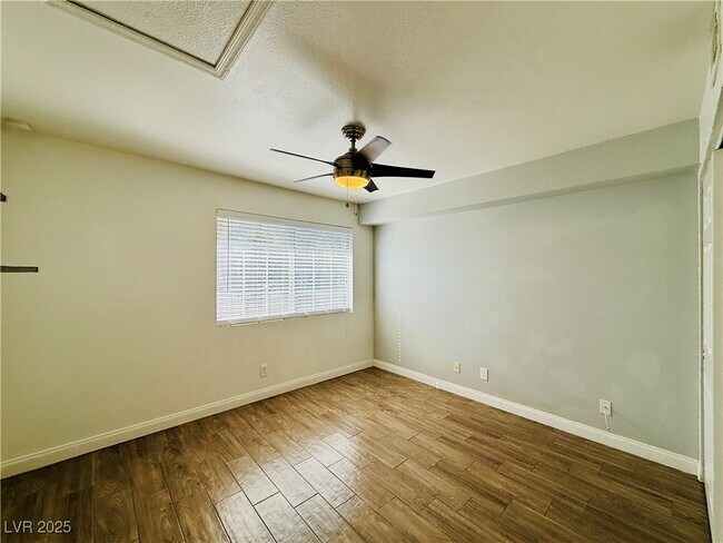 Building Photo - 2750 S Durango Dr