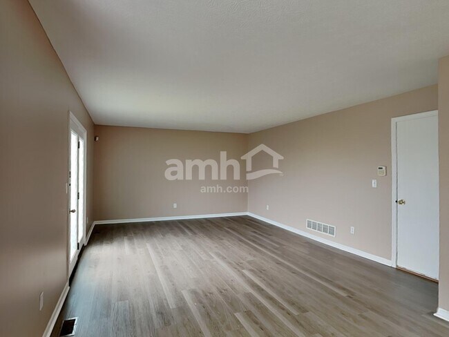 Building Photo - 5841 Privilege Dr