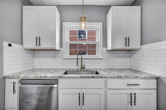 Building Photo - 16809 Scottsdale Blvd