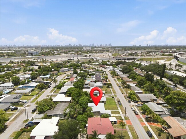 Building Photo - 875 NW 168th Dr