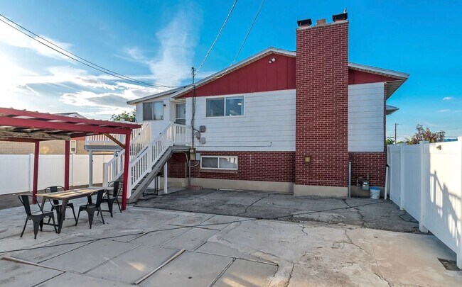 Building Photo - 4018 S 4800 W