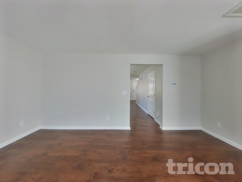 Building Photo - 104 Shadow Woods Rd