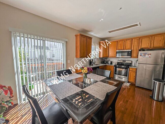 Building Photo - 110 Cahill Dr